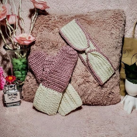 Ear Warmers & Mittens Set - Picture 1 of 9
